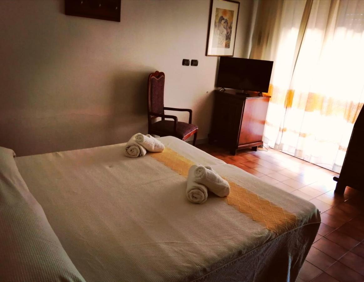Malaspina Hotel & Resort Bosa Εξωτερικό φωτογραφία