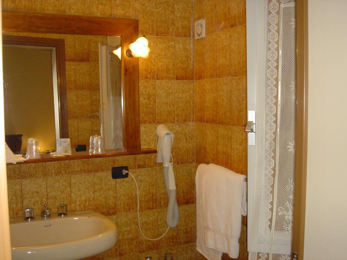 Malaspina Hotel & Resort Bosa Εξωτερικό φωτογραφία
