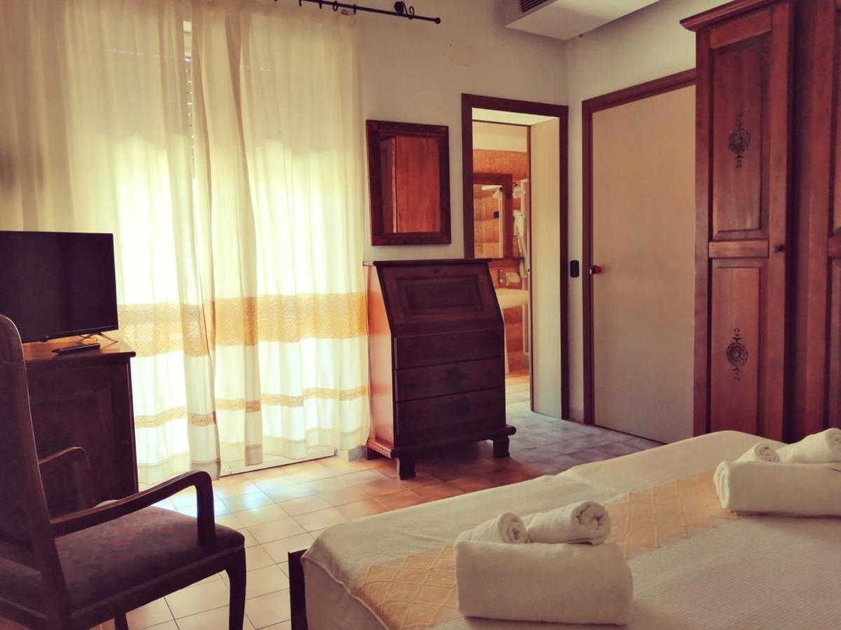 Malaspina Hotel & Resort Bosa Εξωτερικό φωτογραφία