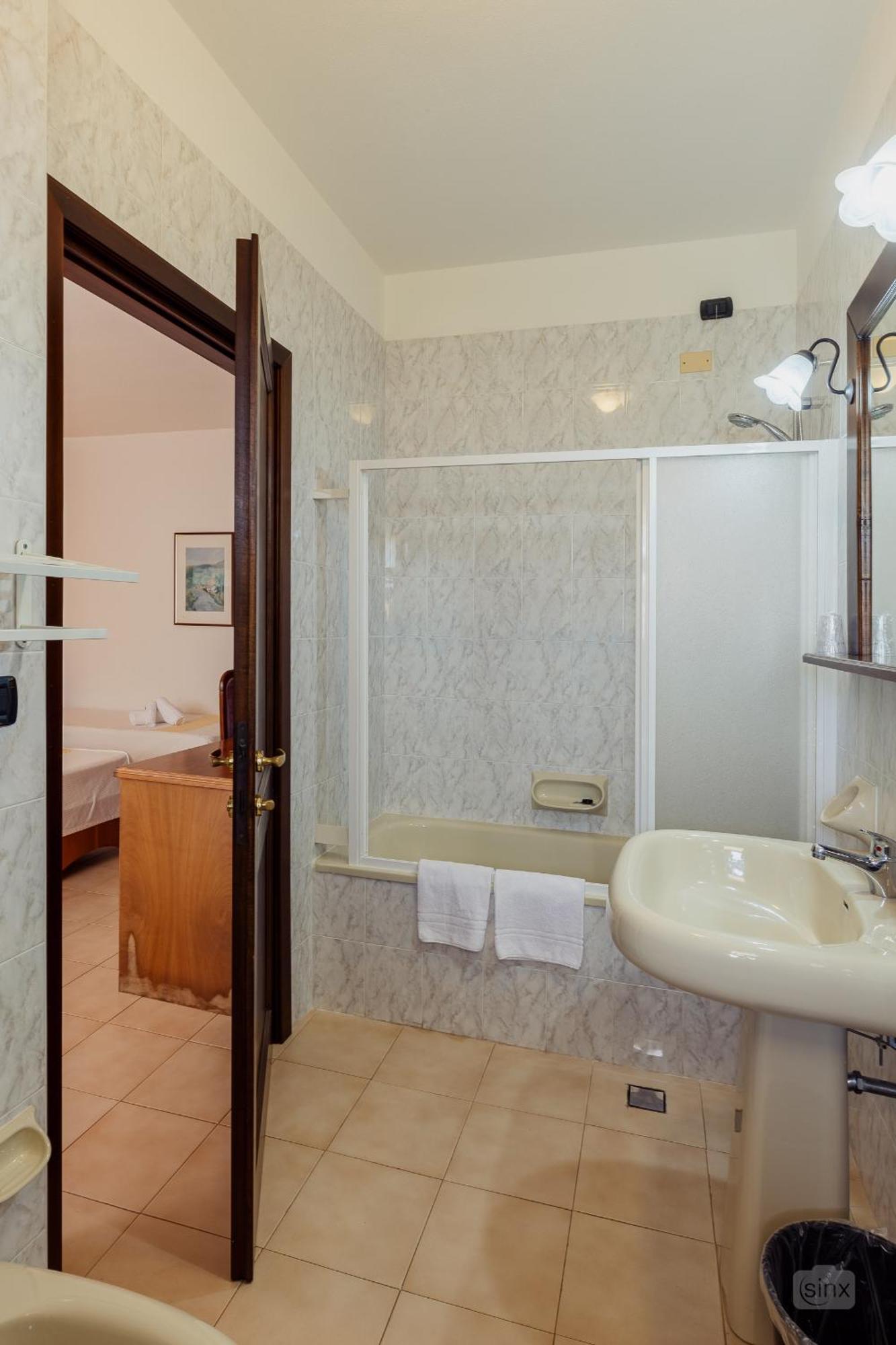 Malaspina Hotel & Resort Bosa Εξωτερικό φωτογραφία