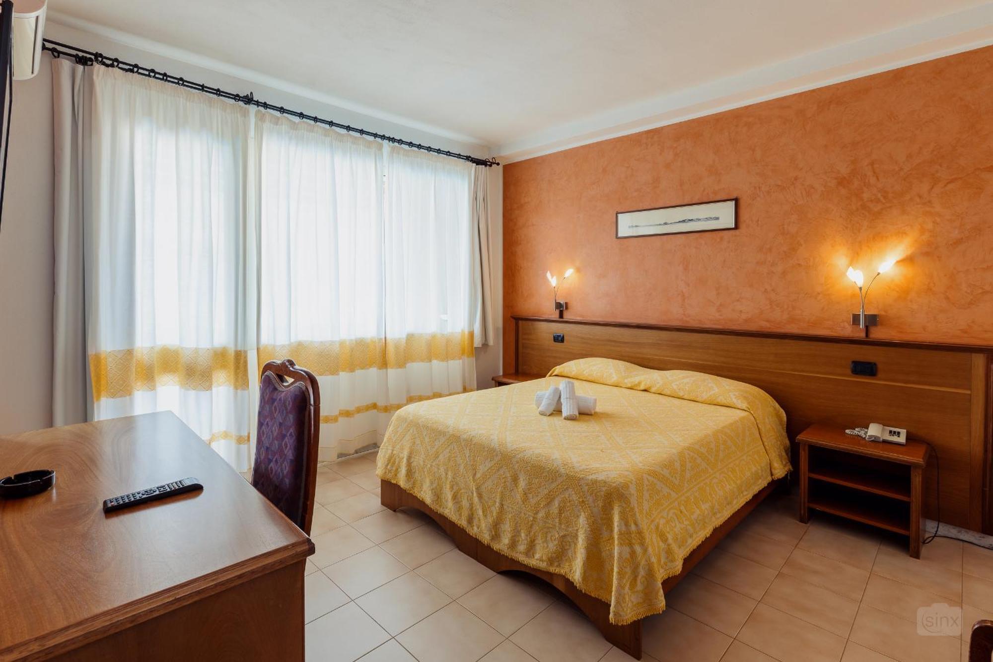 Malaspina Hotel & Resort Bosa Εξωτερικό φωτογραφία