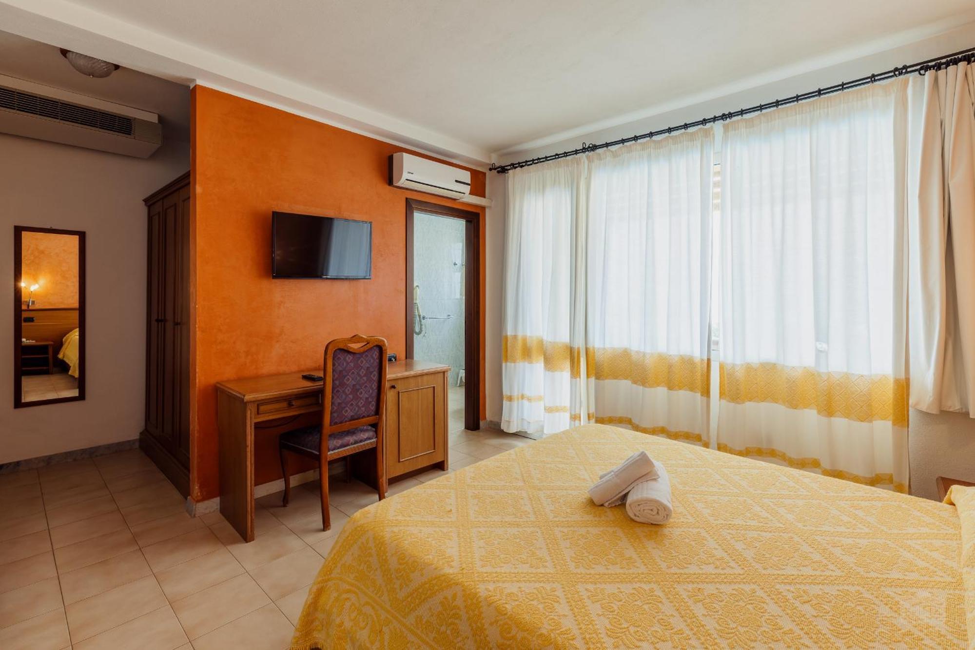 Malaspina Hotel & Resort Bosa Εξωτερικό φωτογραφία